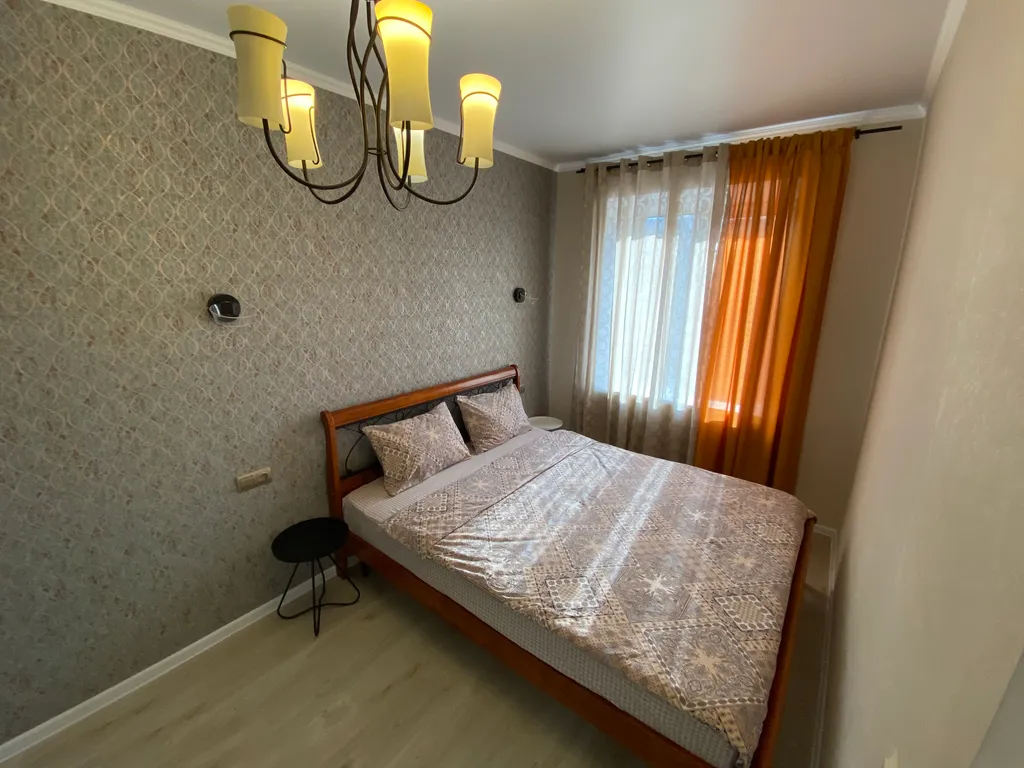 Трёхкомнатная квартира в центре с новым ремонтом