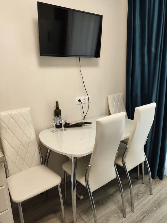 Уютная квартира в предгорье - окна на бассейн