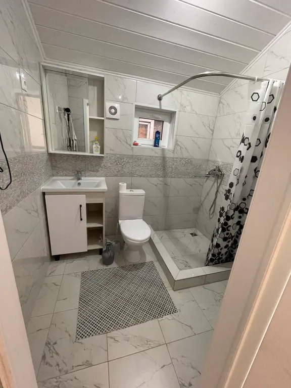 Домик возле моря