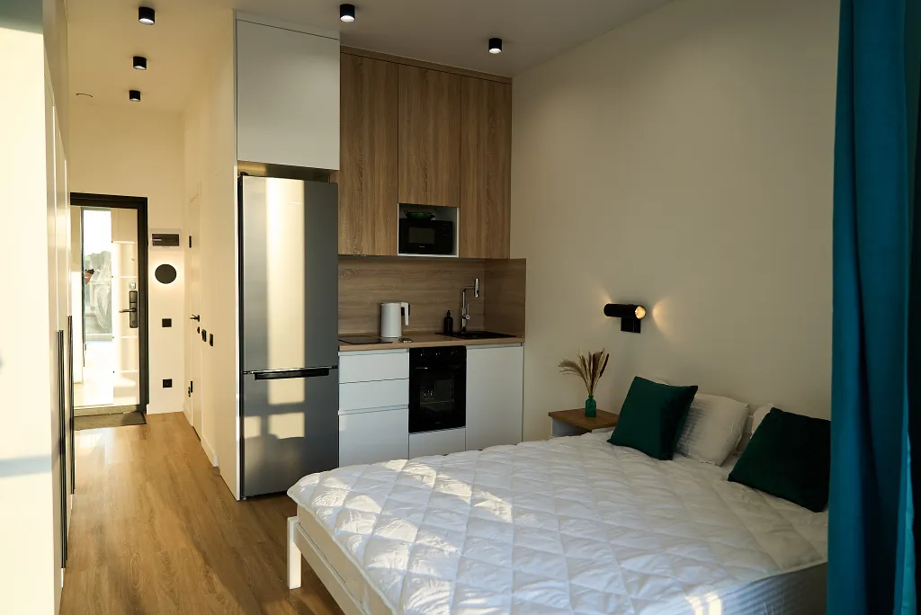 Новая студия с видом на море и дизайнерским ремонтом