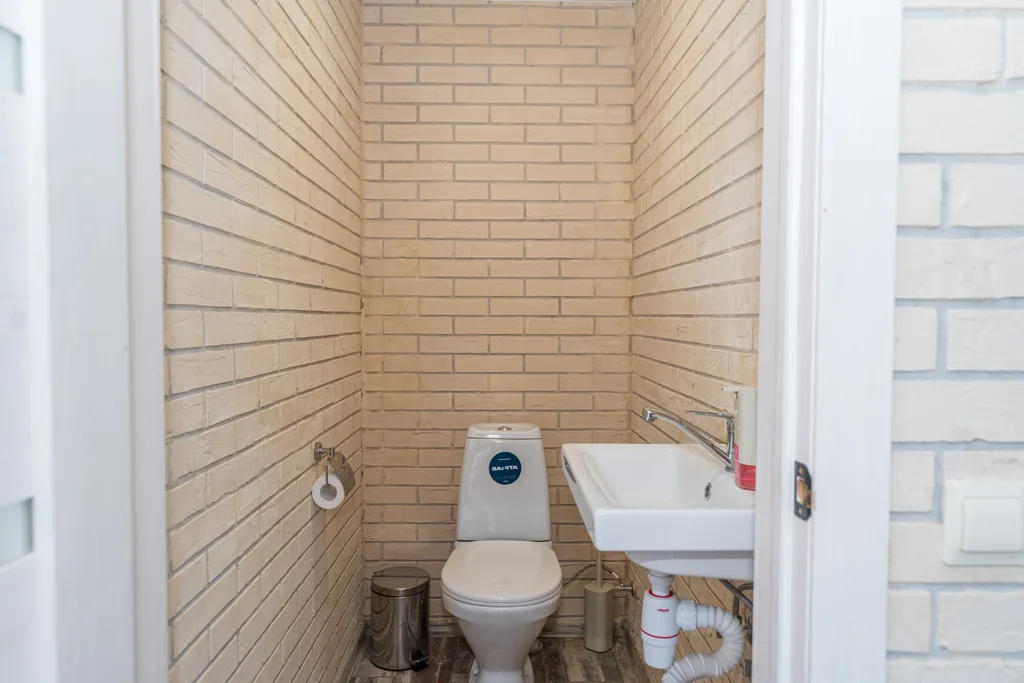 Дом с баней и бассейном