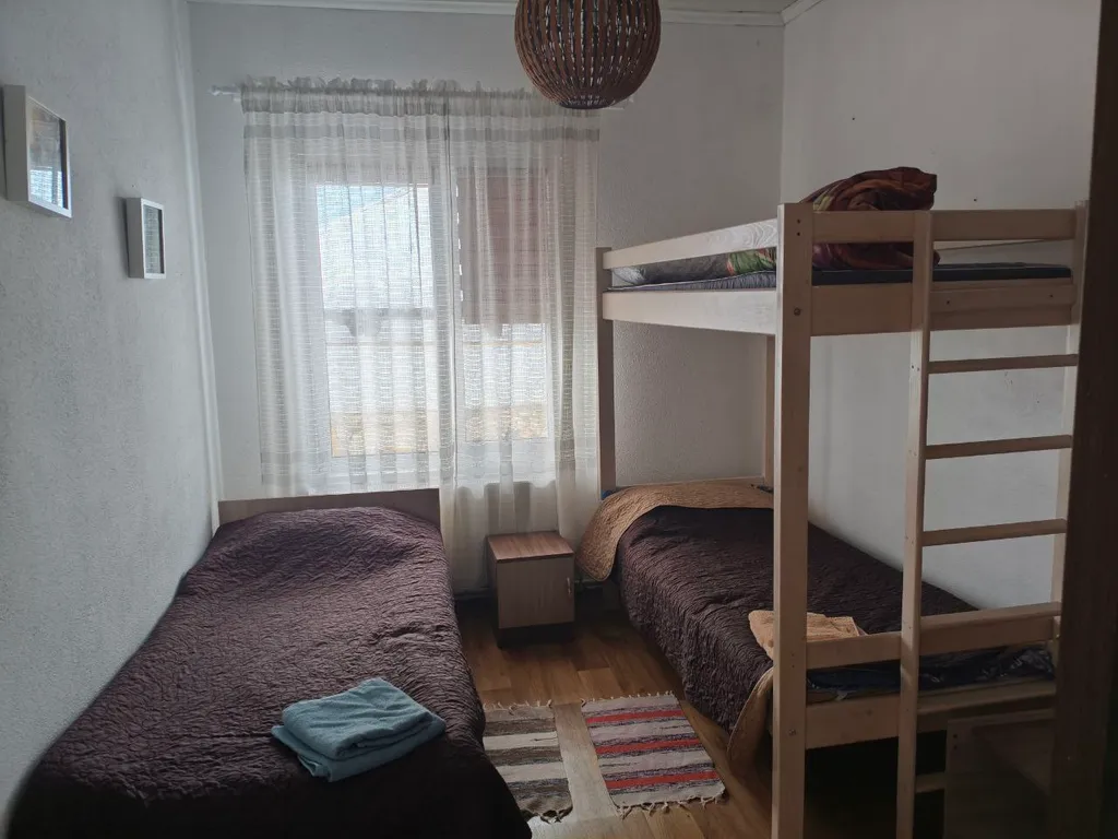 Двухкомнатный номер в доме с отдельным входом и санузлом