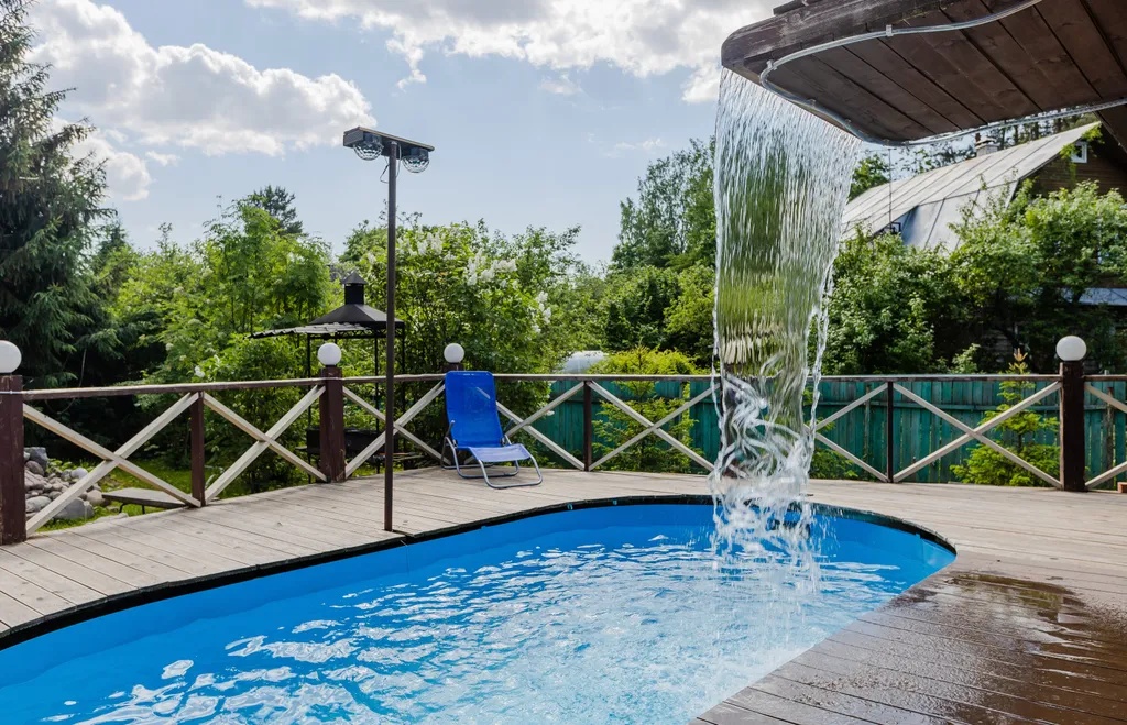 Коттедж с бассейном, баней и 5 спальнями