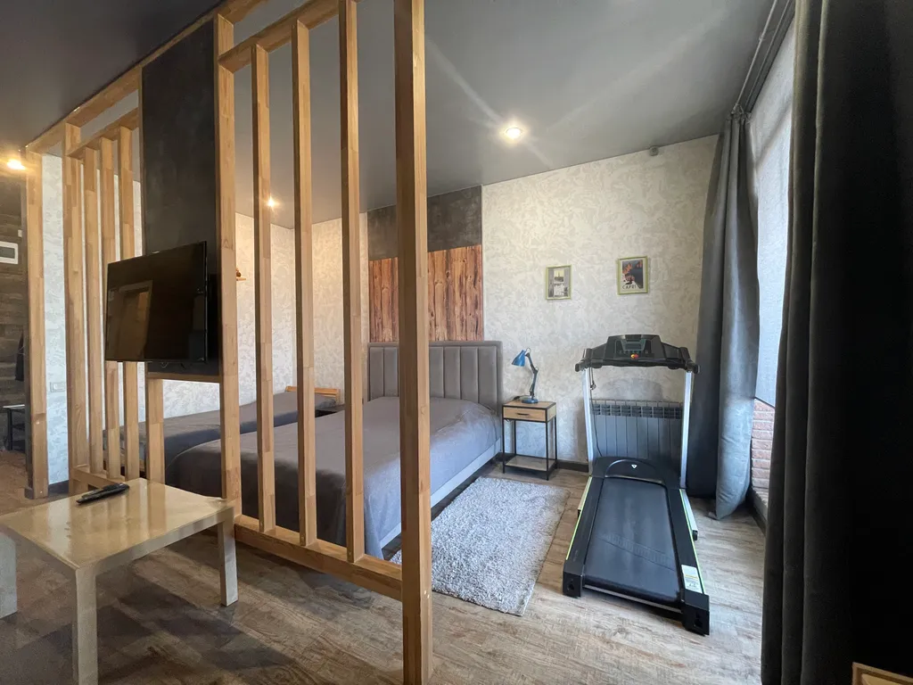 Квартира в люкс доме с парковкой в 10 минутах пешком от площади Ленина