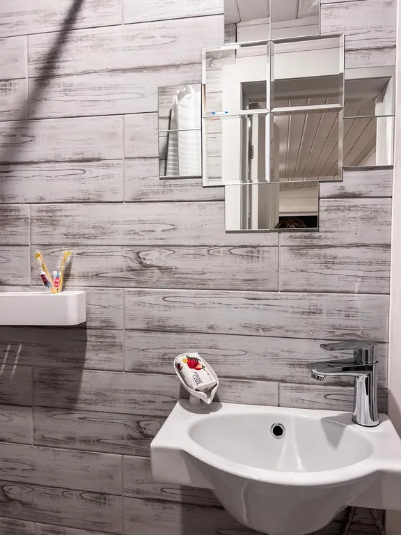 Коттедж Уютный домик «Маяковский» с панорамными окнами — Волковицы