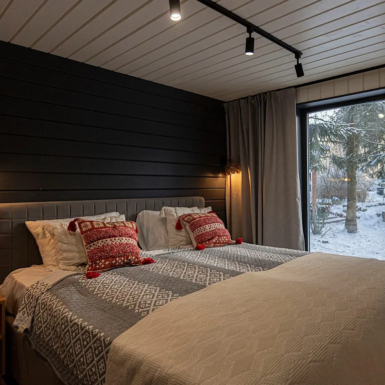 Коттедж Двухэтажный барнхаус на озере с видом на лес — Мичуринское