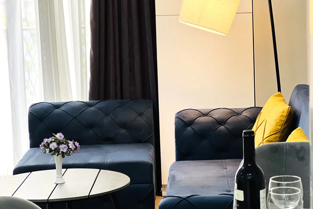 Уютно и стильно в центре города, близко к старому Тбилиси