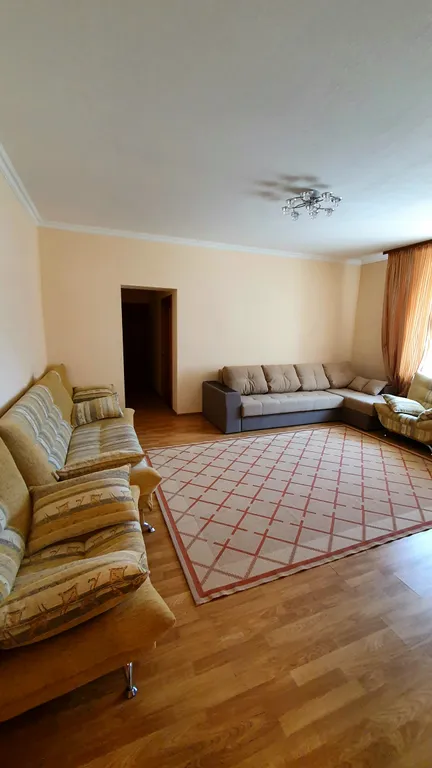 Большая уютная квартира с видом на горы