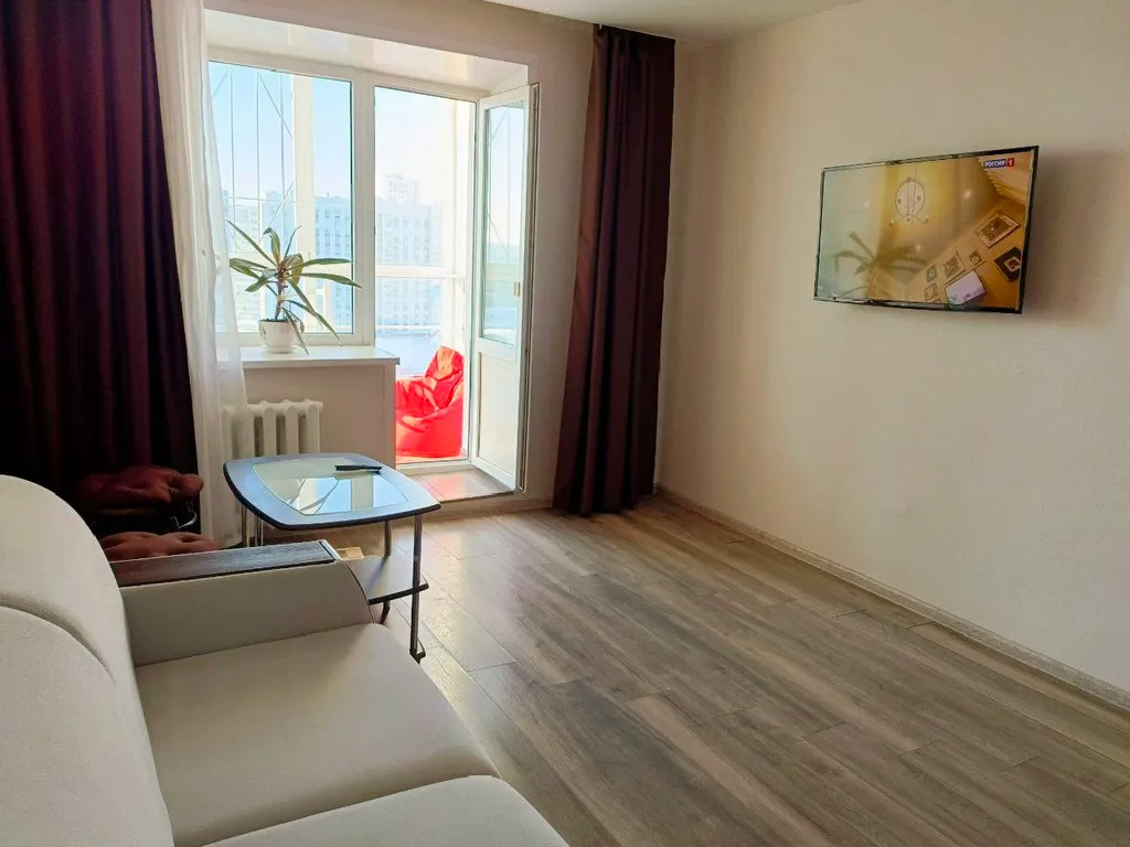 Квартира с большой ванной и панорамной лоджией