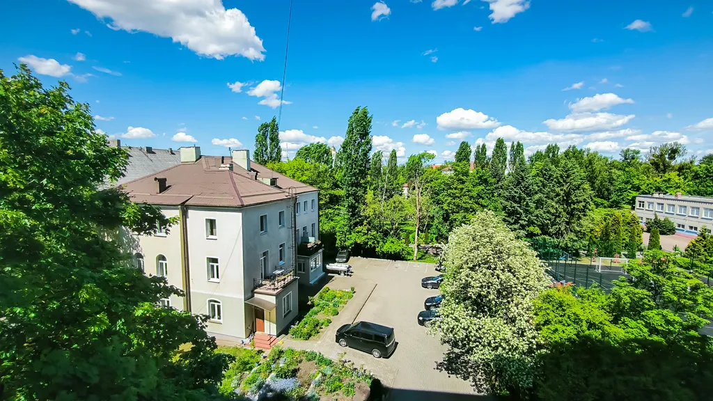 Квартира в самом центре, с огороженной парковкой.