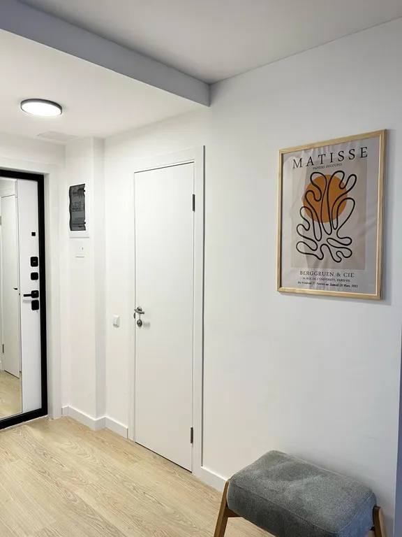 Современные апартаменты с живописным видом на канал и парк