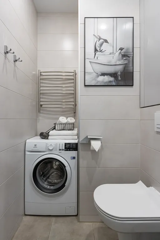 Дизайнерская квартира Облако с качелью на балконе и с видом на сосны