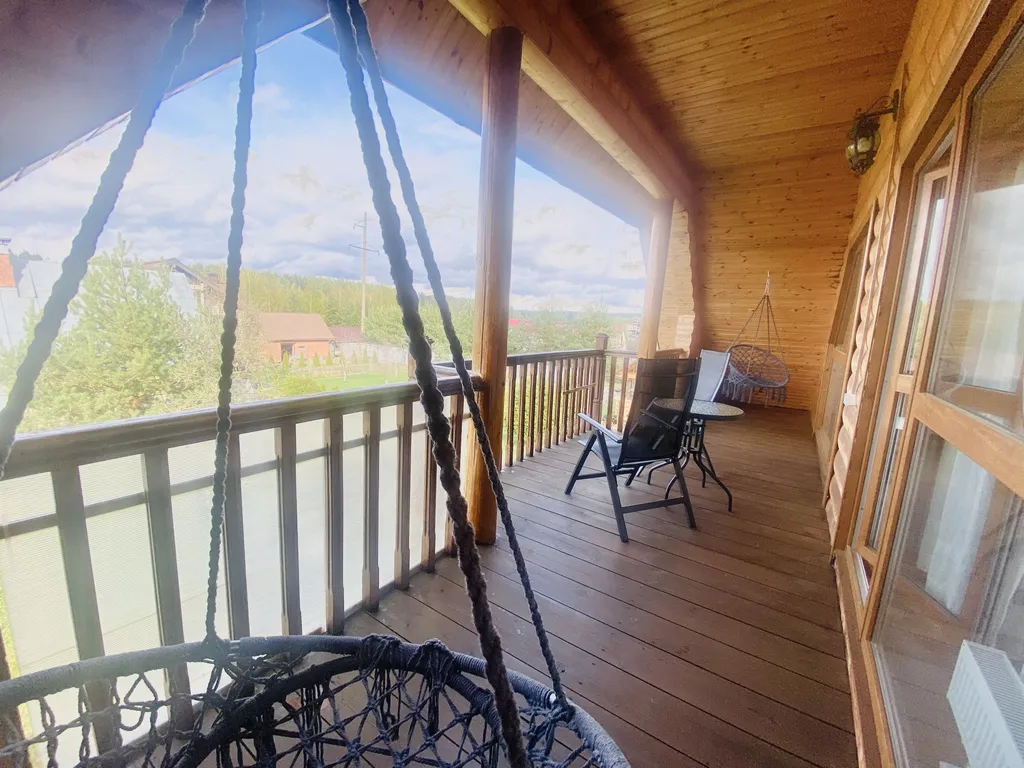 Русская усадьба, бревенчатый 2-х этажный дом с баней