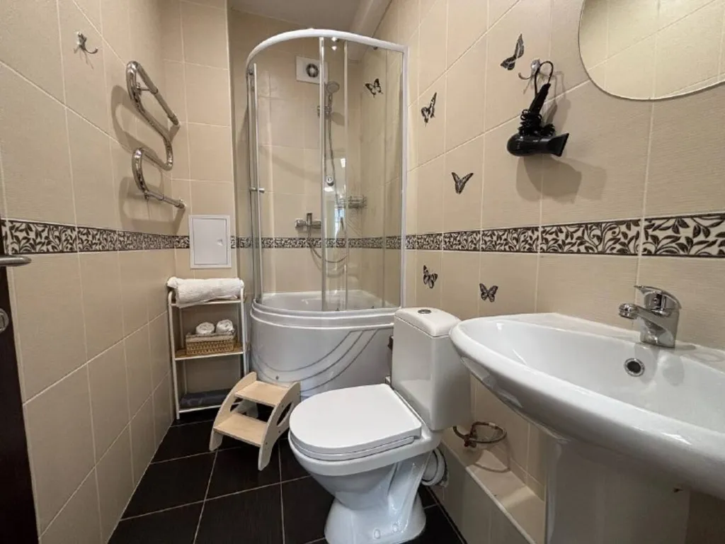 Уютная студия с личной бесплатной парковкой, рядом с гребным каналом