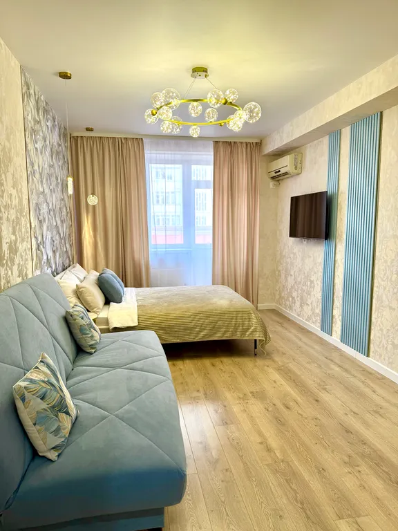 Стильная квартира с новым ремонтом в центре Индустриального района