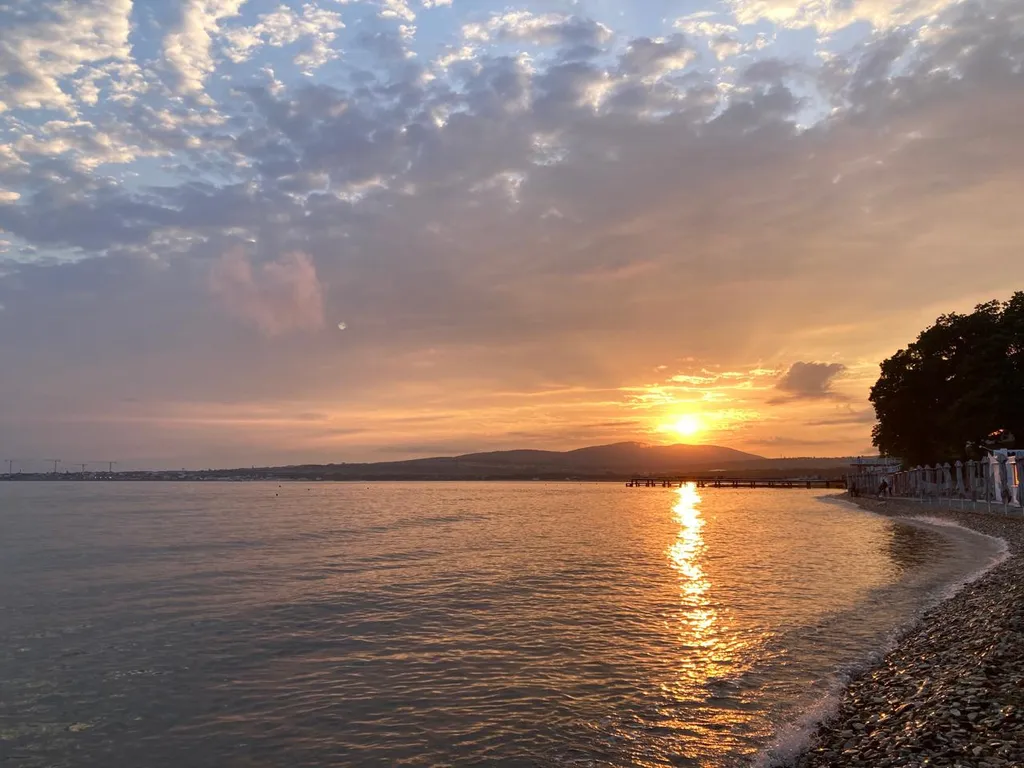 Квартира с видом на лес и море