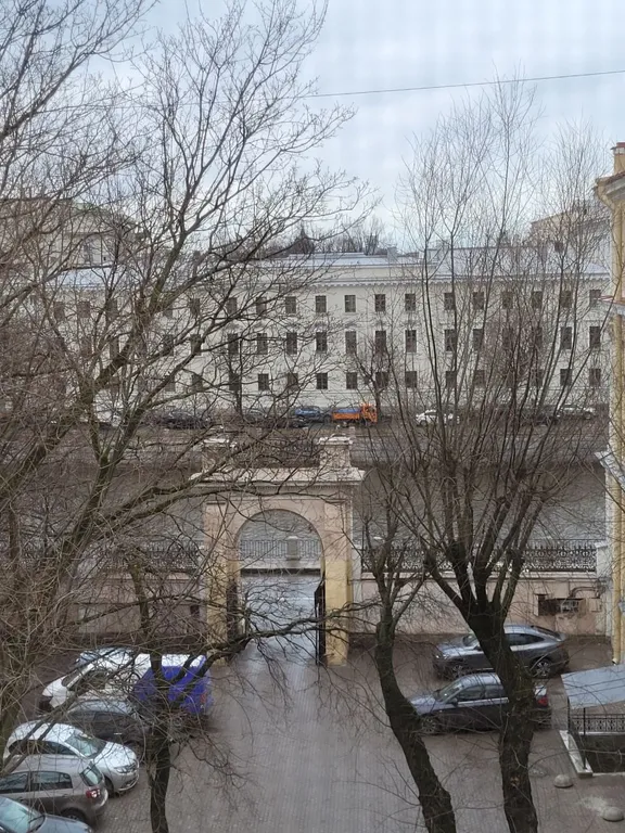 Квартира с видом на реку Фонтанку