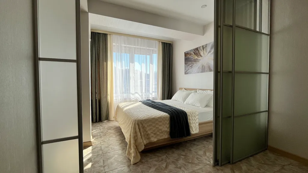 Квартира у моря с выделенной спальней и отдельной кухней