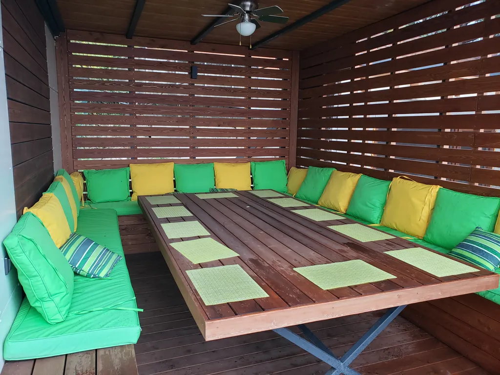 Таунхаус с используемой крышей на берегу Чёрного моря