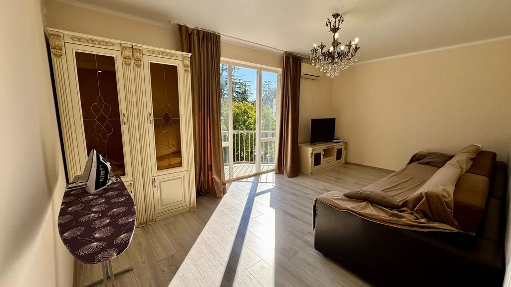 Квартира 3-комнатная Квартира у пляжа Марнеро — Сухум