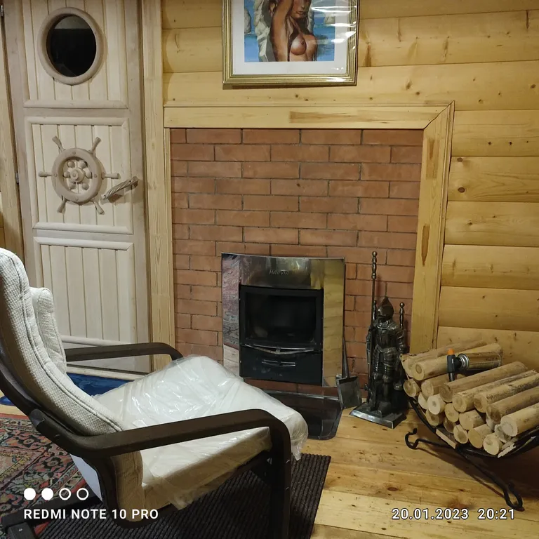 Русская усадьба, бревенчатый 2-х этажный дом с баней