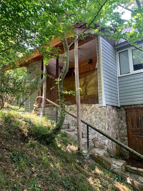 Отдельный домик на 2-4 человек в лесной зоне