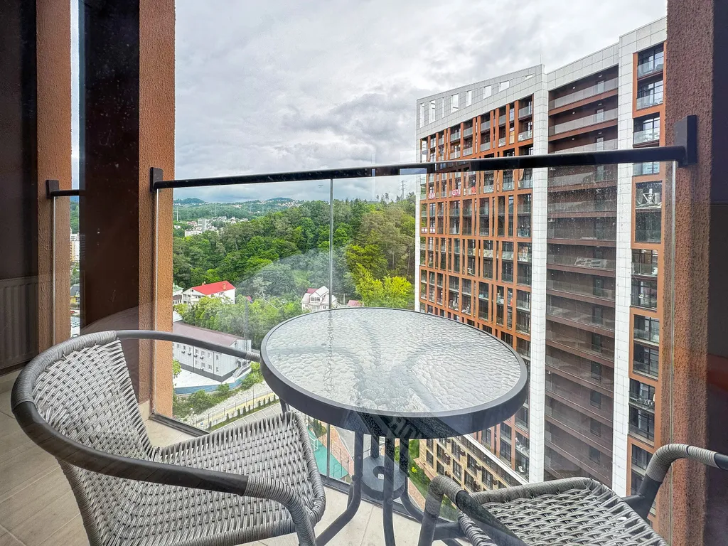 Стильная студия с видом на горы