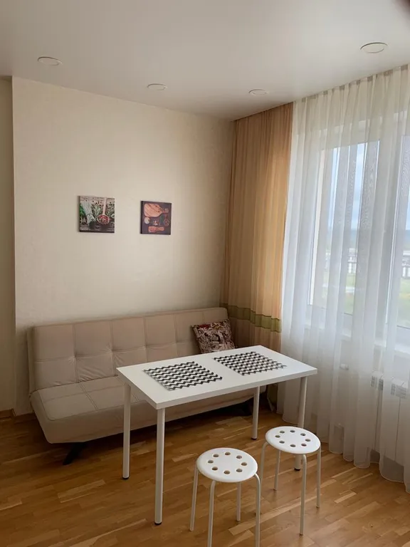 Просторная квартира в элитном доме, Кадетское училище