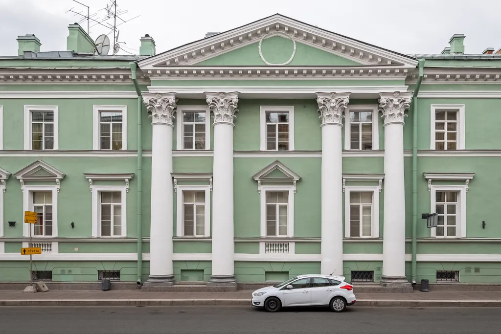 Интерьерная квартира delux с 4 спальнями и парковкой у эрмитажа