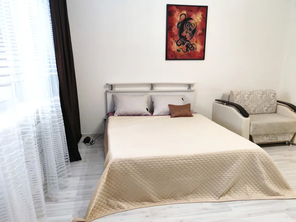 Уютная, чистая квартира в новом доме — аренда посуточно в Барнаул