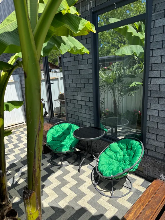 Уютный новый дом с собственным бассейном