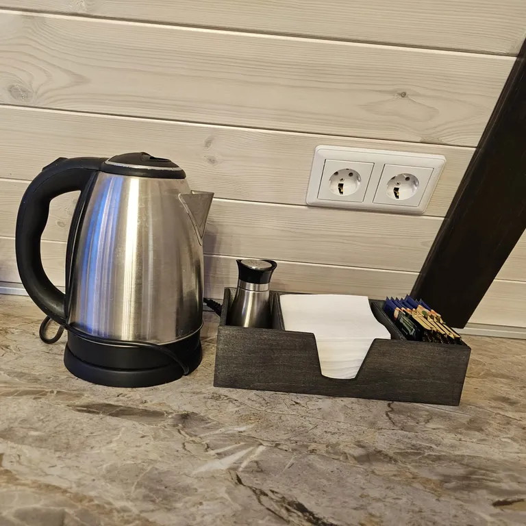 Шестиместный коттедж с изолированным участком 10 соток №1