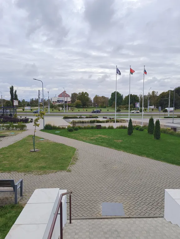 Апартаменты у фонтана рядом с центром с балконом