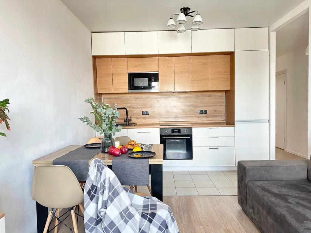 Светлая полноценная изолированная двухкомнатная квартира