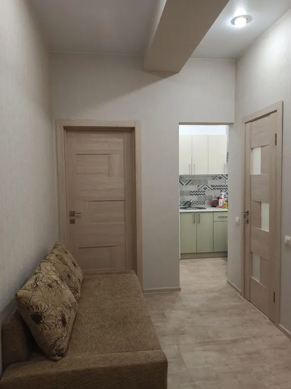 Двухкомнатная квартира у моря с немноголюдным пляжем