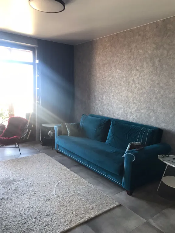 На берегу моря Севастополь, Рашад