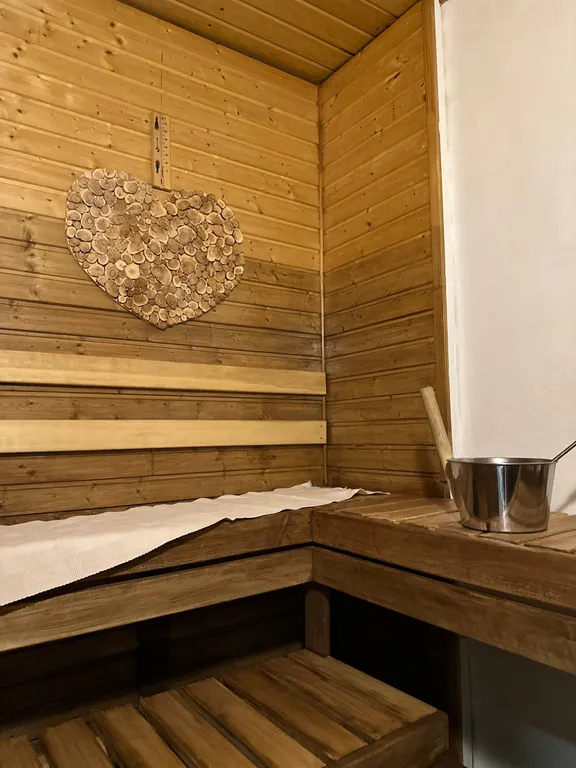 Дом c финской дровяной сауной и отдельной баней в Карелии