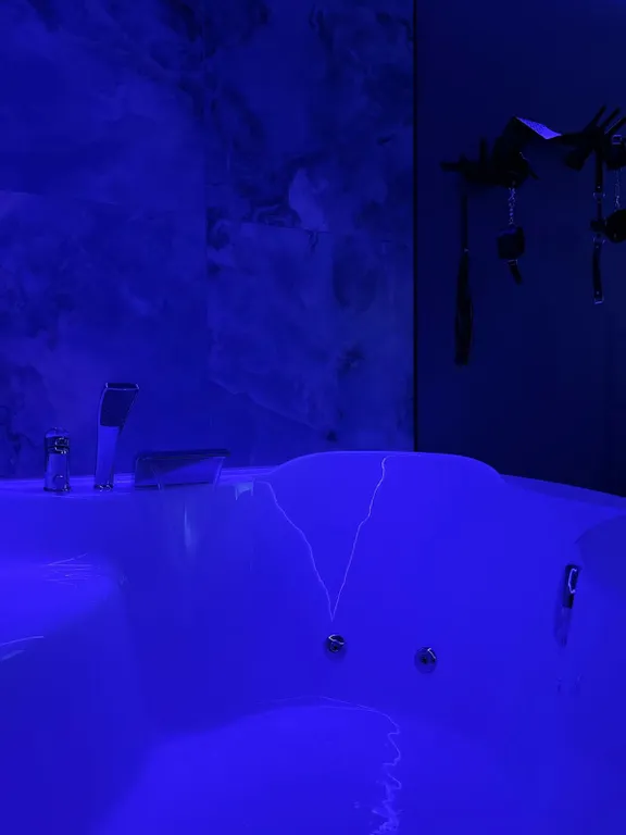 Апартамент для романтических встреч с джакузи