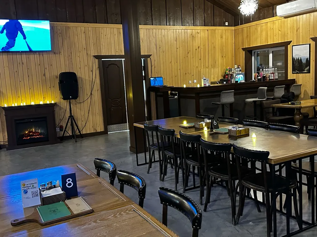 Коттедж Уютный коттедж на берегу Красного озера — Светлое