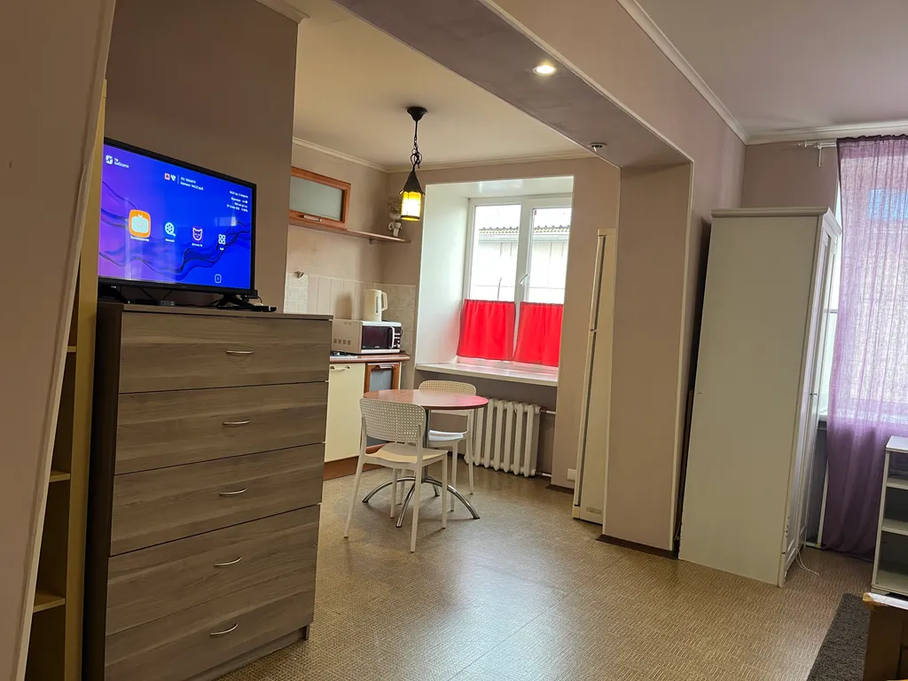 Просторная студия в сталинском доме