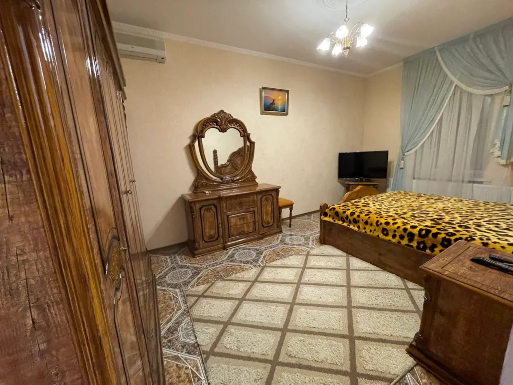 Шикарный коттедж с бассейном