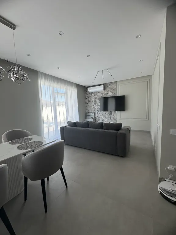 4 комнатный Дом с бассейном