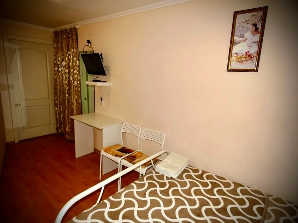 Двухместный номер с общим душем и туалетом