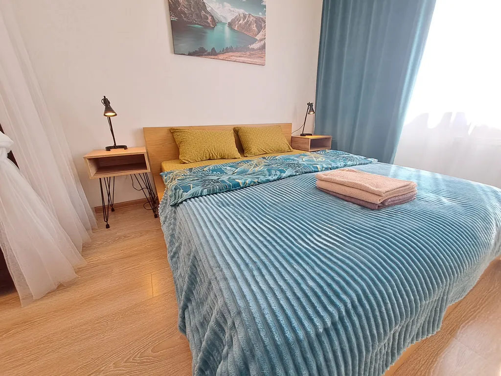 Квартира Квартира Уютная и вместительная Евро2 у СГУПСа — Новосибирск