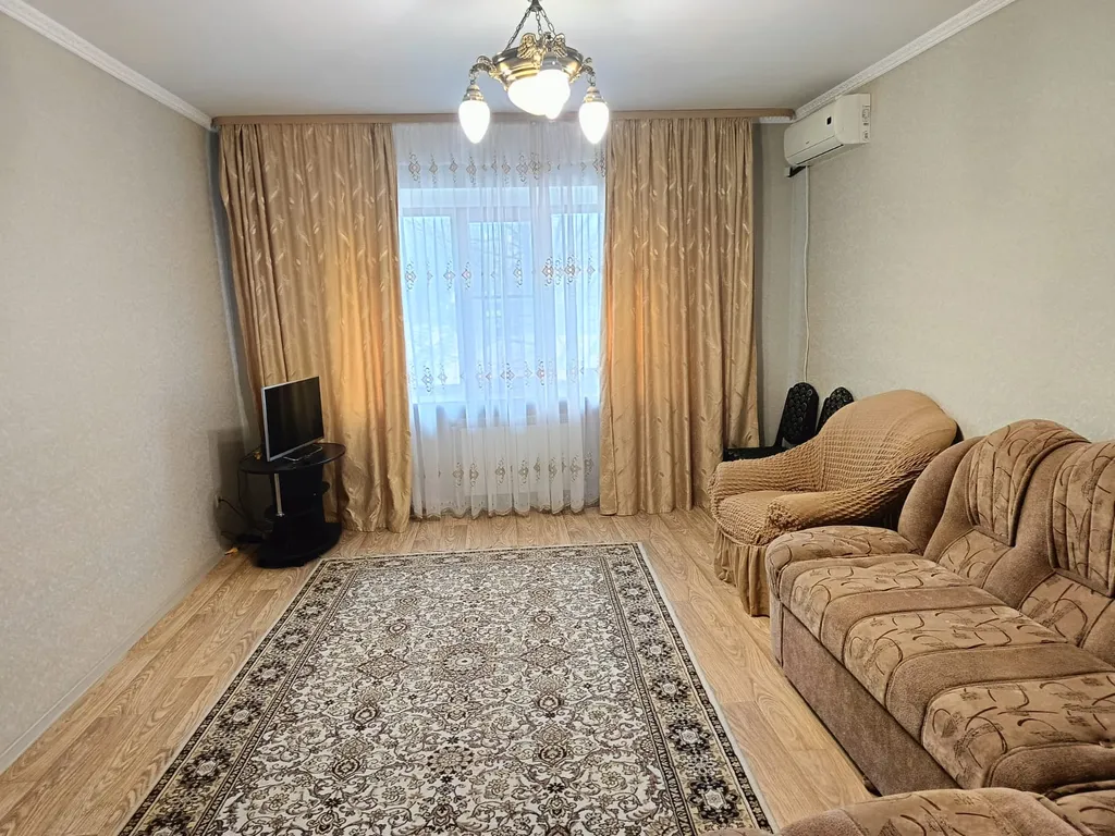 Двухкомнатная квартира в самом центре у Лебединого озера