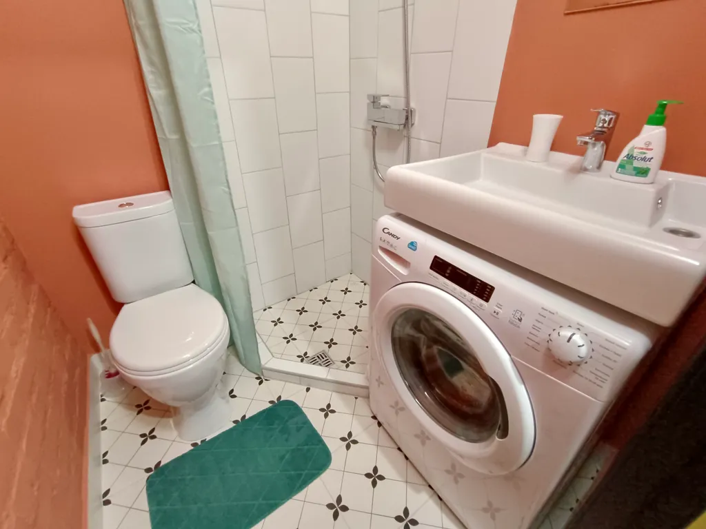 Стильная студия для семьи из 3х человек возле ЖД Вокзала