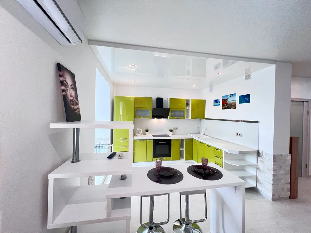 Дизайнерская студия в центре в новом доме