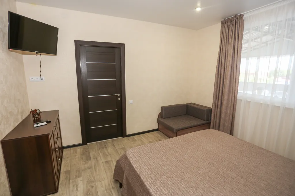 Дом с гаражом для семейного отдыха 100 метров до моря