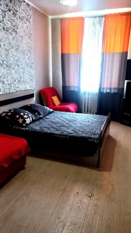 Двухкомнатная раздельная квартира в Ленинском районе ,рядом,, Аквопарк — аренда посуточно в Магнитогорск