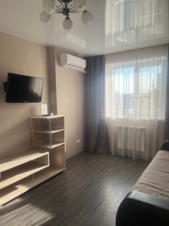 Квартира с диваном и балконом от 3-ех суток